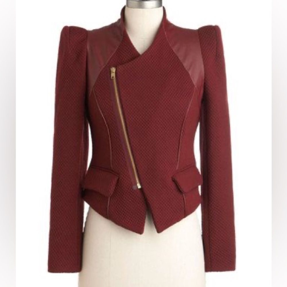 Traffic People | Elegant textured Burgundy Women's Jacket